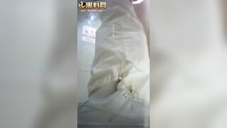 Cam kín quay lén các em teen mình dây tq đi vệ sinh trg wc công cộng