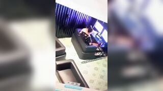 Cặp đôi rủ nhau chịch ngoài quán nét