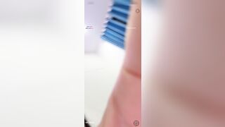 Em NgọcNhi2k mình dây vú bự ngồi livetream vạch lồn ra show trò chuyện với viewer
