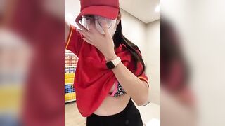 Siêu Thị WinMart bé nhân viên này nhiều nước thật đấy - phần 5