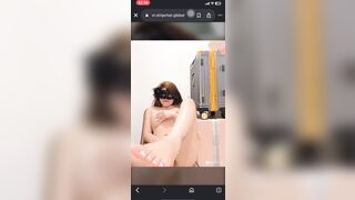 Phòng live stripchat show hàng của em teen Việt xinh cực dâm ngồi móc lồn phê rên rỉ