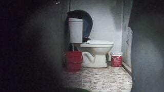 Quay lén nhỏ em vợ mình dây cực xinh đi tắm,xem mà căng cứng cả người