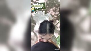 bé kính cận dâm