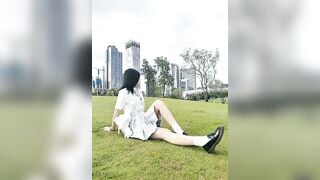 Bé đĩ em họ trên mạng thì ngây thơ chứ ở nhà hay dạng chân đưa cái lồn rậm cho a đụ