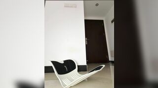 Gái xinh lồn múp lắm lồn ngồi thủ dâm 28/10/26