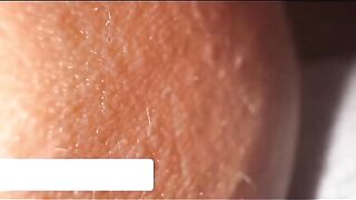 Bố mẹ ngủ lại trốn vào mền thủ dâm