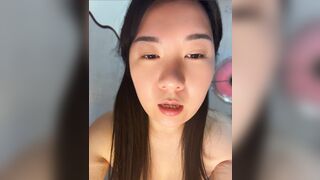 Gái xinh chubby vú to lồn múp , ngồi khoe lồn múp chảy nước thủ dâm 29/10/26 p1