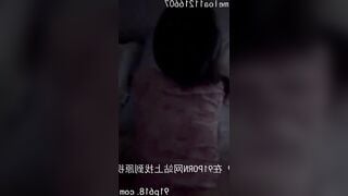 ĐANG ĐỤ NHỎ BẠN THÌ MẸ NÓ VÀO