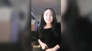 2 em gái les hàn quốc ngồi talkshow nói chuyện