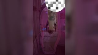 bé yêu đòi đi sã lũ ở Homestay mới chịu