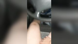 được em yêu bú cu trên xe ô tô