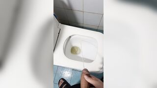 Trả kèo vid đi đái