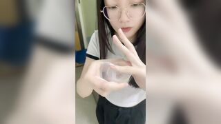 Đi khám nữ y tá sục cu lấy tinh trùng