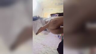 Chán ngồi vỗ mông tí