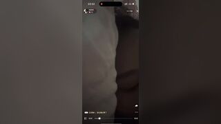 Vừa chịch vừa live xả đồ