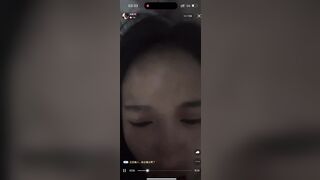 Vừa chịch vừa live xả đồ