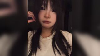 Gái xinh dâm nhét toy vào lồn dung kích thích trên live p1