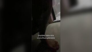 Thương đen chờ anh tắm xong rồi vào bú cu trong nhà tắm luôn