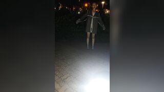 VN public ngoài công viên P1