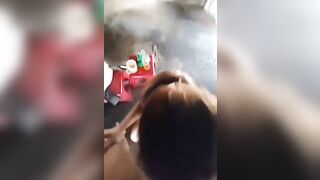 Bắt em nhân viên cà phê chòi bú cu xuất tinh vô miệng