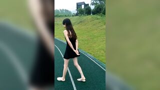 Gái public cho người lạ đụ ở sân banh P2