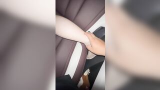 Đang đi taxi thì bị anh tài xế bắt chu đỉt lên xem lồn