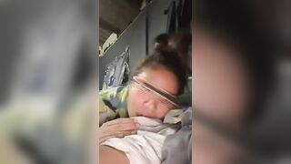 P1 Mò bú cu thanh niên giả ngủ say để tận hưởng