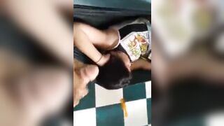 Thấy dì út đang ngủ nên sục cu bắn vô mặt