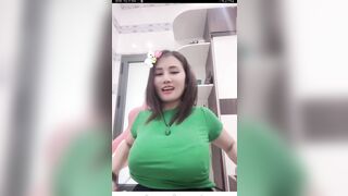 Mẹ Dơn Thân U40 Lộ Hàng Trên Live