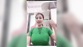 Mẹ Dơn Thân U40 Lộ Hàng Trên Live