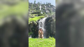 Làm tình nơi hoang dã