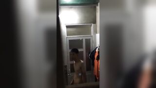 Quay lén bị phát hiện 4