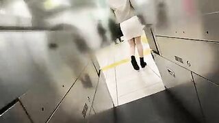 Đi đêm gặp đúng kẻ bám đuôi dâm đãng