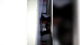 Làm liều lao vào nhà vs quay lồn gái xinh