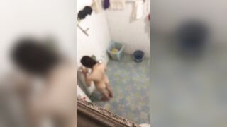 Quay lén gái tắm 24