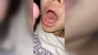 Hiếp dâm em gái trong rạp chiếu phim