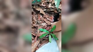 Địt giữa rừng