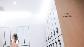 Điện thoại quay lén phòng thay đồ