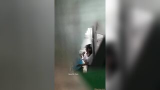 Học Sinh Kéo Nhau Vào Nhà Hoang Địt Nhau