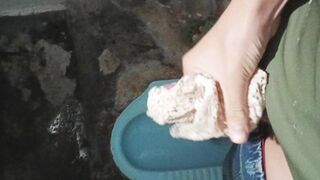 Nứng cặc quá thấy cái quần lót lọt khe trộm rồi sục