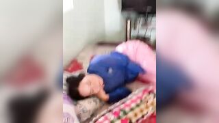 Có ai bán thuốc kích dục hay thuốc ngủ gì ko chứ nhìn DÌ kiểu này sao chịu nổi