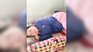 Có ai bán thuốc kích dục hay thuốc ngủ gì ko chứ nhìn DÌ kiểu này sao chịu nổi