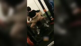 Thanh niên VN đụ em gái mới quen ở phòng gym