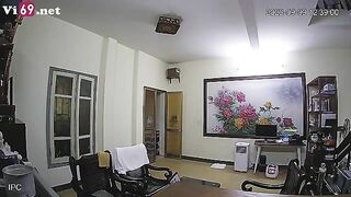 Hack cam em gái tha rong trong nhà