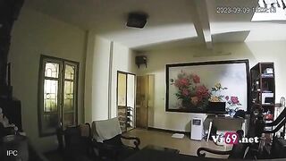Hack cam em gái tha rong trong nhà