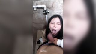 b,ố ơi c0n đang đi wc mà bố làm j c0n đấy ????????