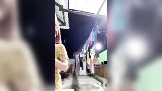 Quay lén em thủy phơi đồ không mặc quần lót