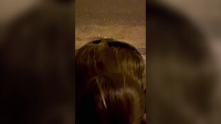 Em người yêu thoả thân ra đường cho trai lạ đụ