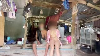 Bố chồng hiếp dâm con dâu khi con trai đi làm