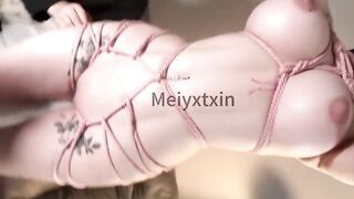 Em dâu bị anh trai trói dây trừng trị